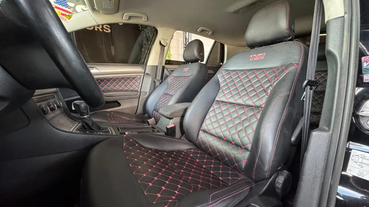 VOLKSWAGEN Golf - Foto