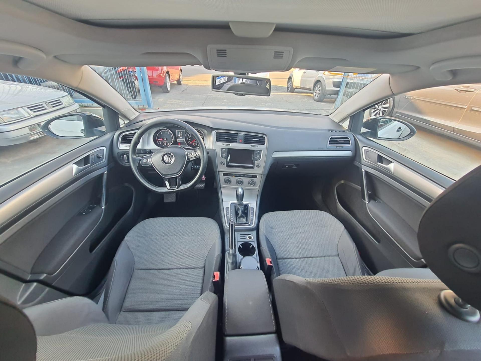 VOLKSWAGEN Golf - Foto