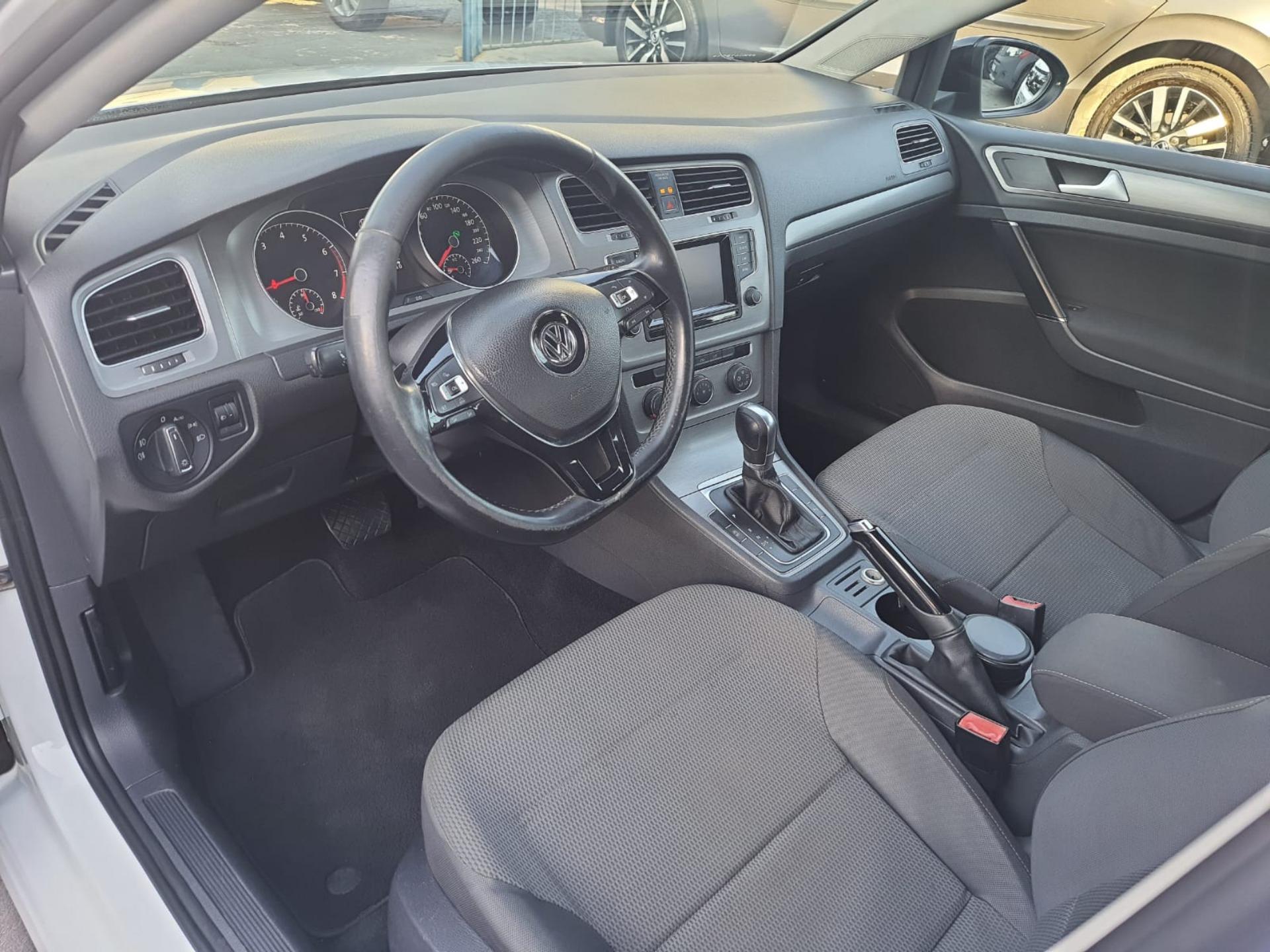 VOLKSWAGEN Golf - Foto