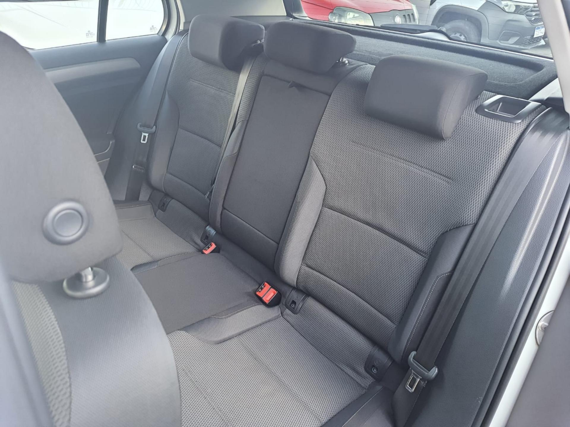 VOLKSWAGEN Golf - Foto