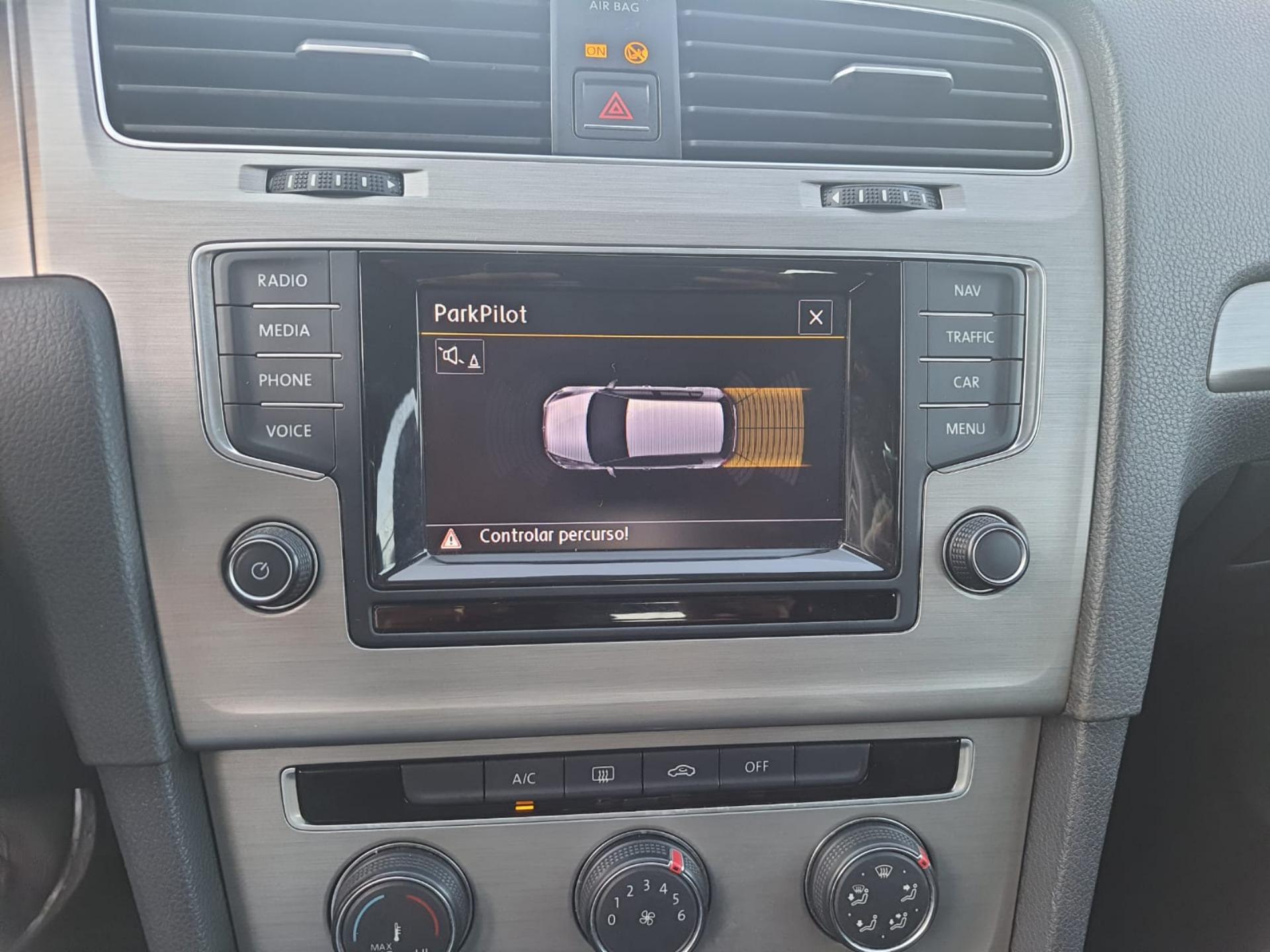 VOLKSWAGEN Golf - Foto