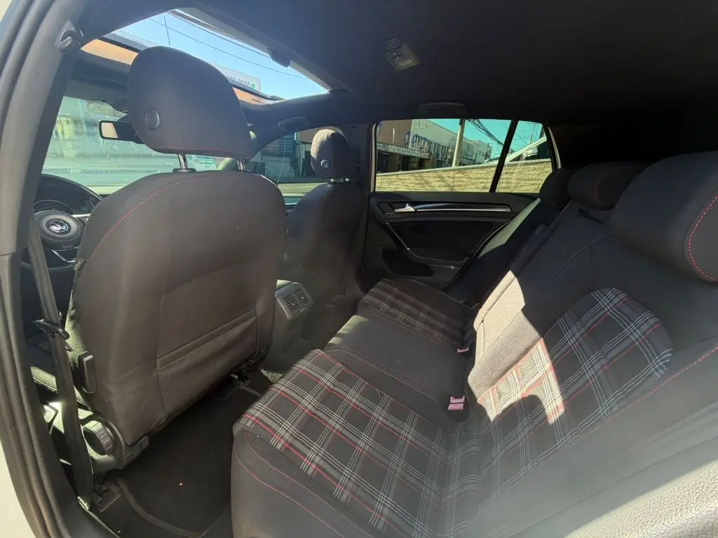 VOLKSWAGEN Golf - Foto