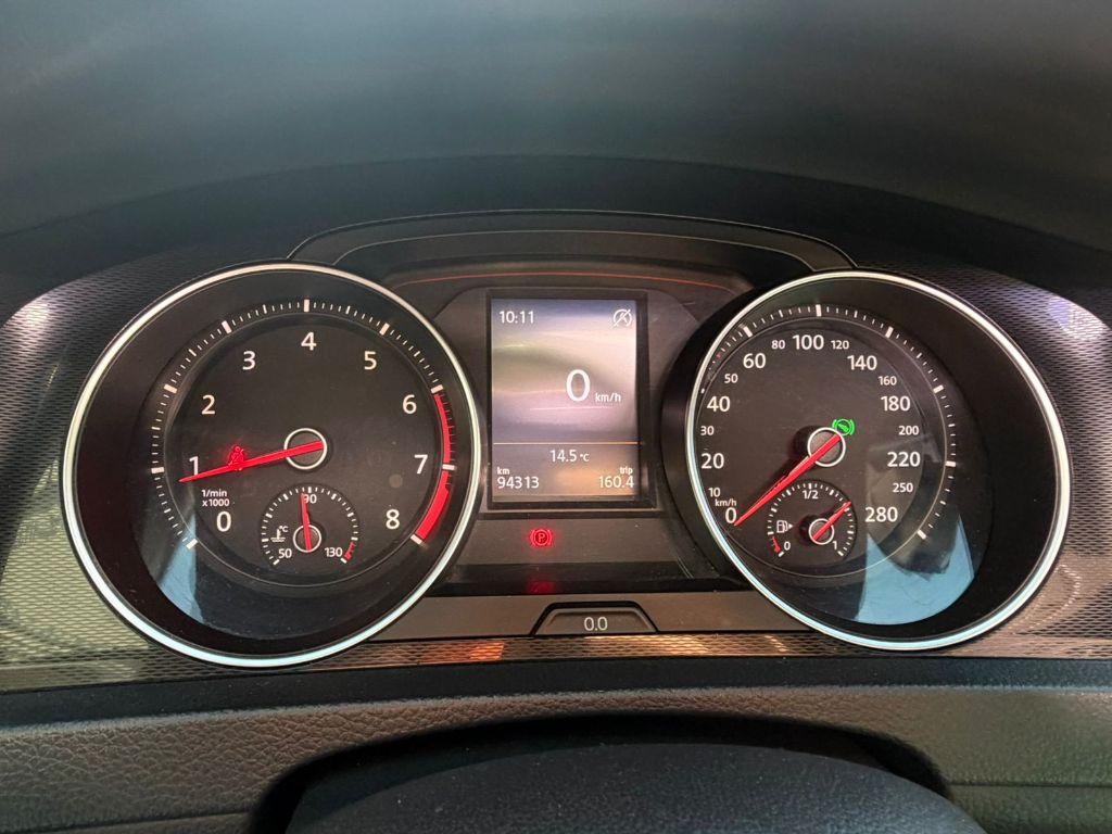 VOLKSWAGEN Golf - Foto