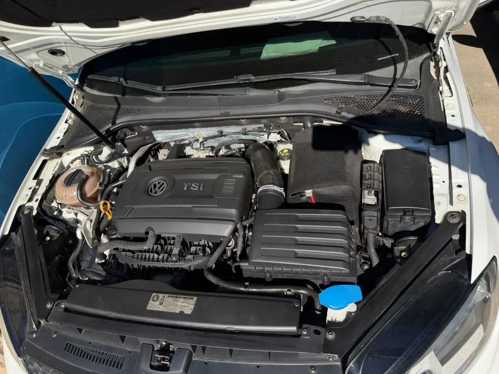 VOLKSWAGEN Golf - Foto