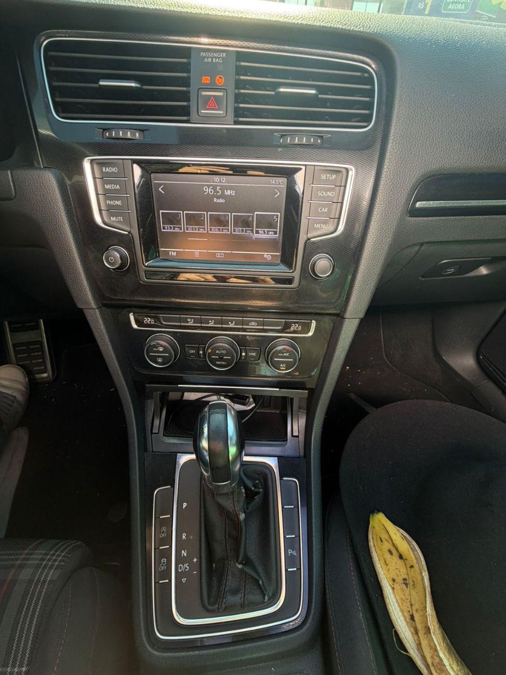 VOLKSWAGEN Golf - Foto