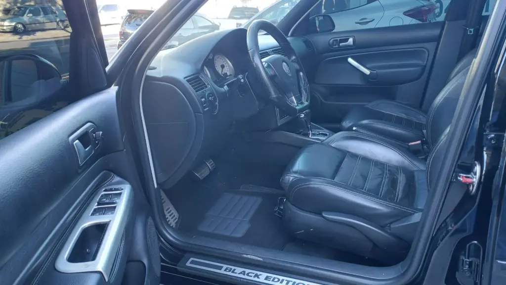 VOLKSWAGEN Golf - Foto