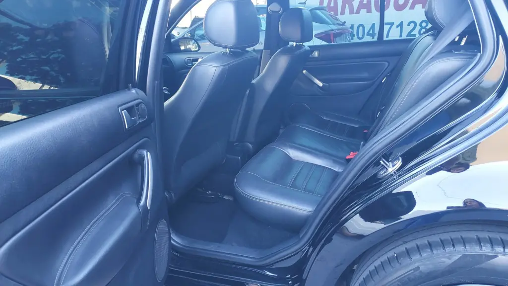 VOLKSWAGEN Golf - Foto
