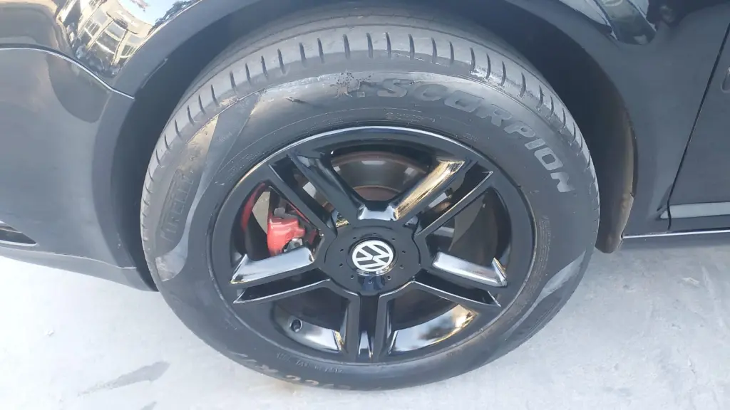 VOLKSWAGEN Golf - Foto