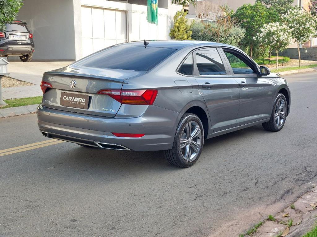 VOLKSWAGEN Jetta - Foto