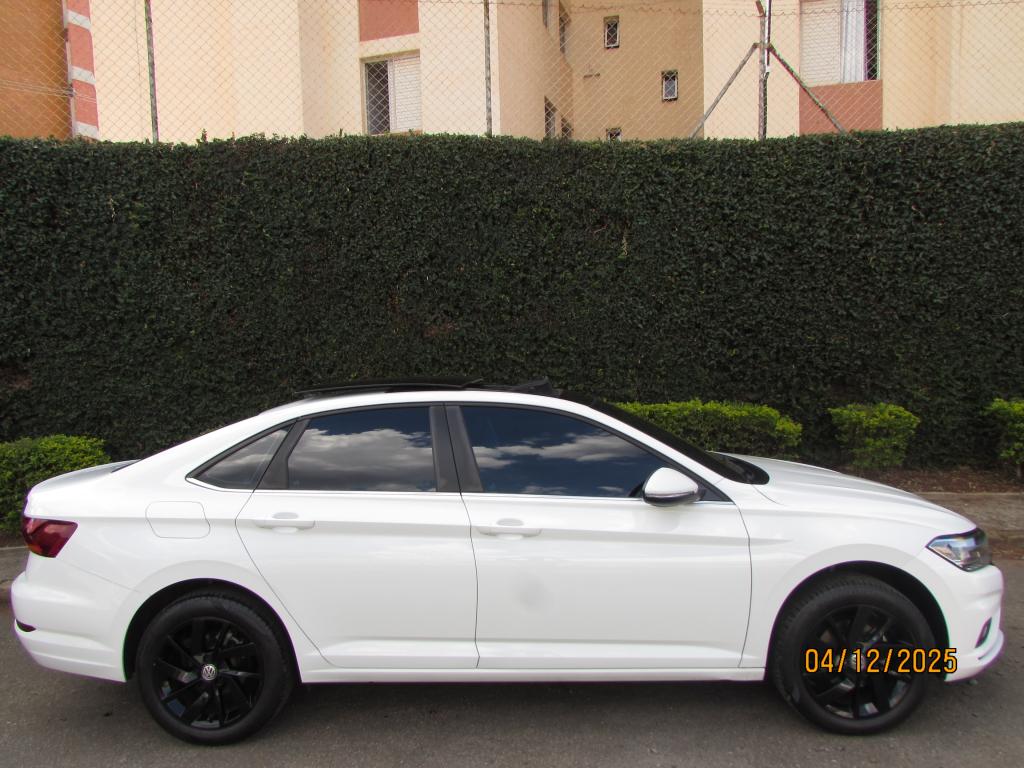 VOLKSWAGEN Jetta - Foto