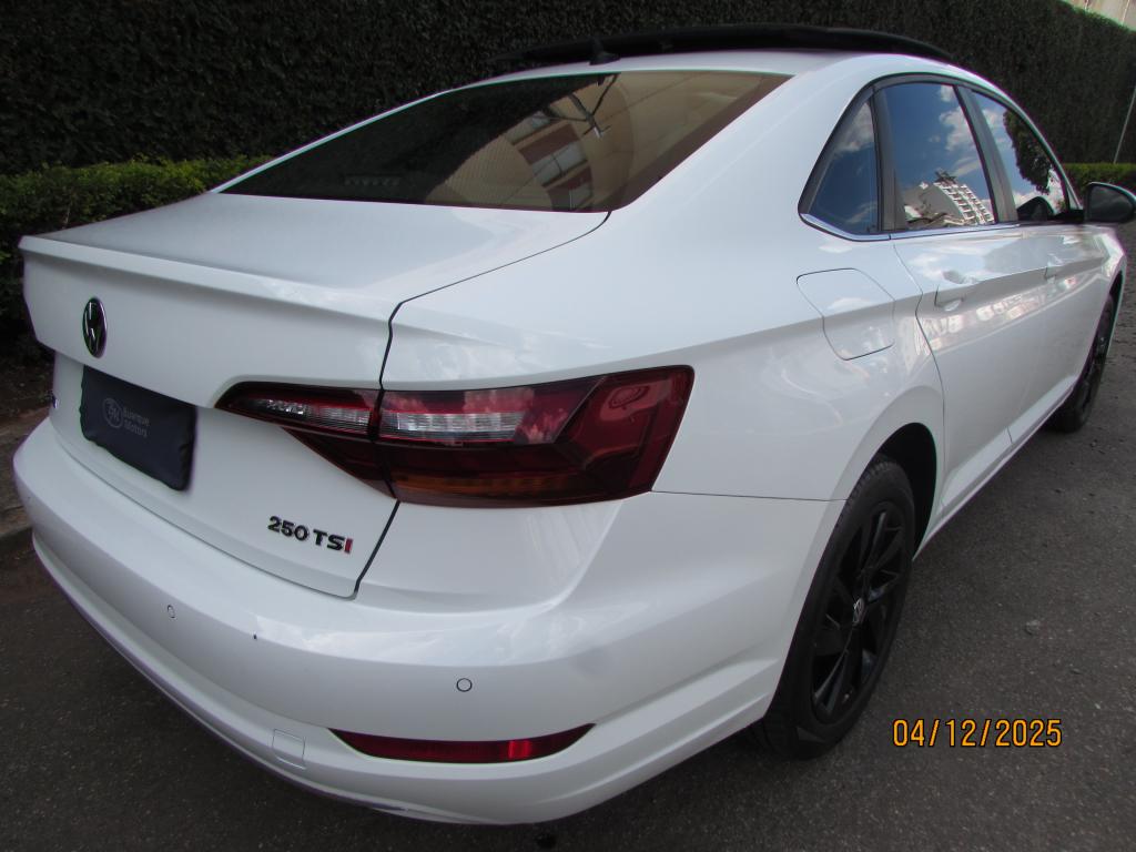 VOLKSWAGEN Jetta - Foto