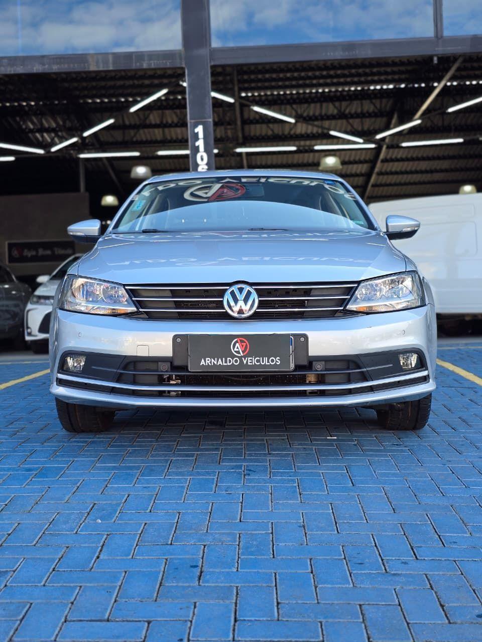 VOLKSWAGEN Jetta - Foto