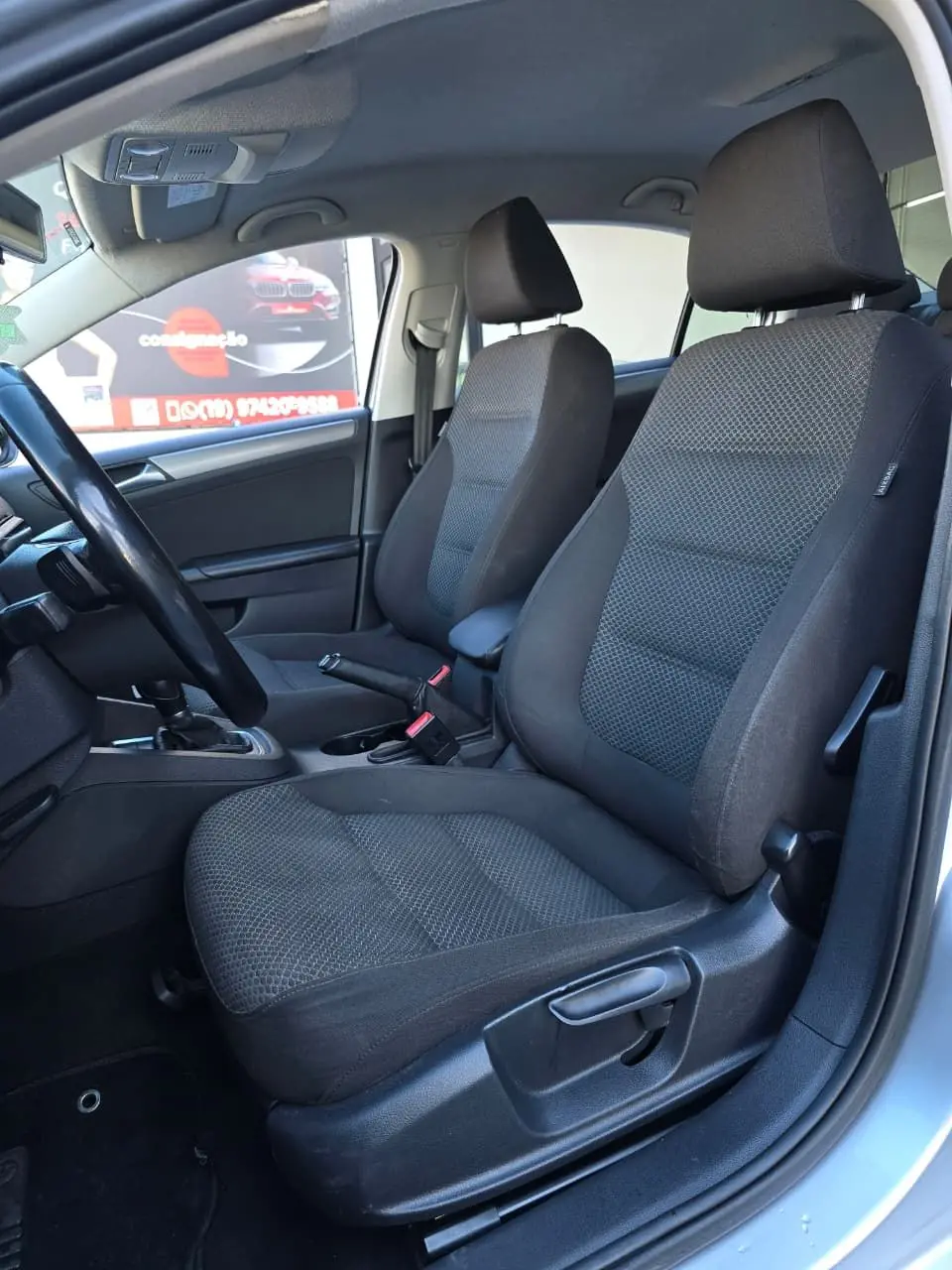 VOLKSWAGEN Jetta - Foto