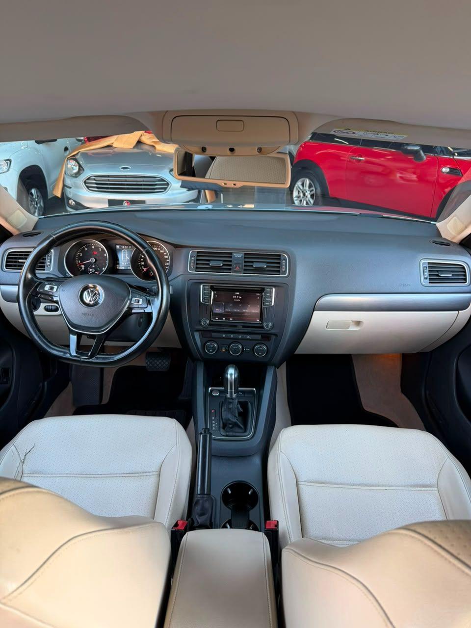 VOLKSWAGEN Jetta - Foto