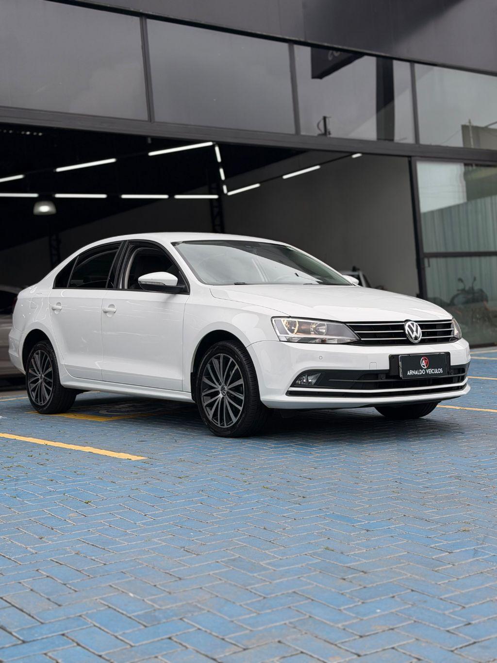 VOLKSWAGEN Jetta - Foto