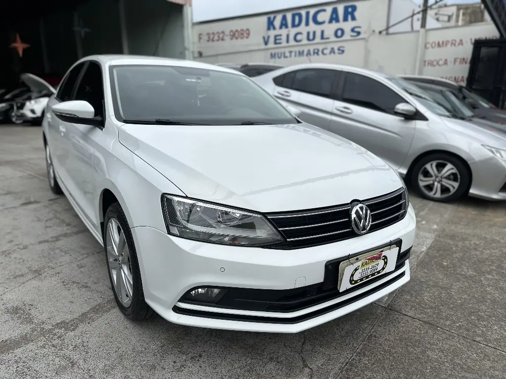VOLKSWAGEN Jetta - Foto