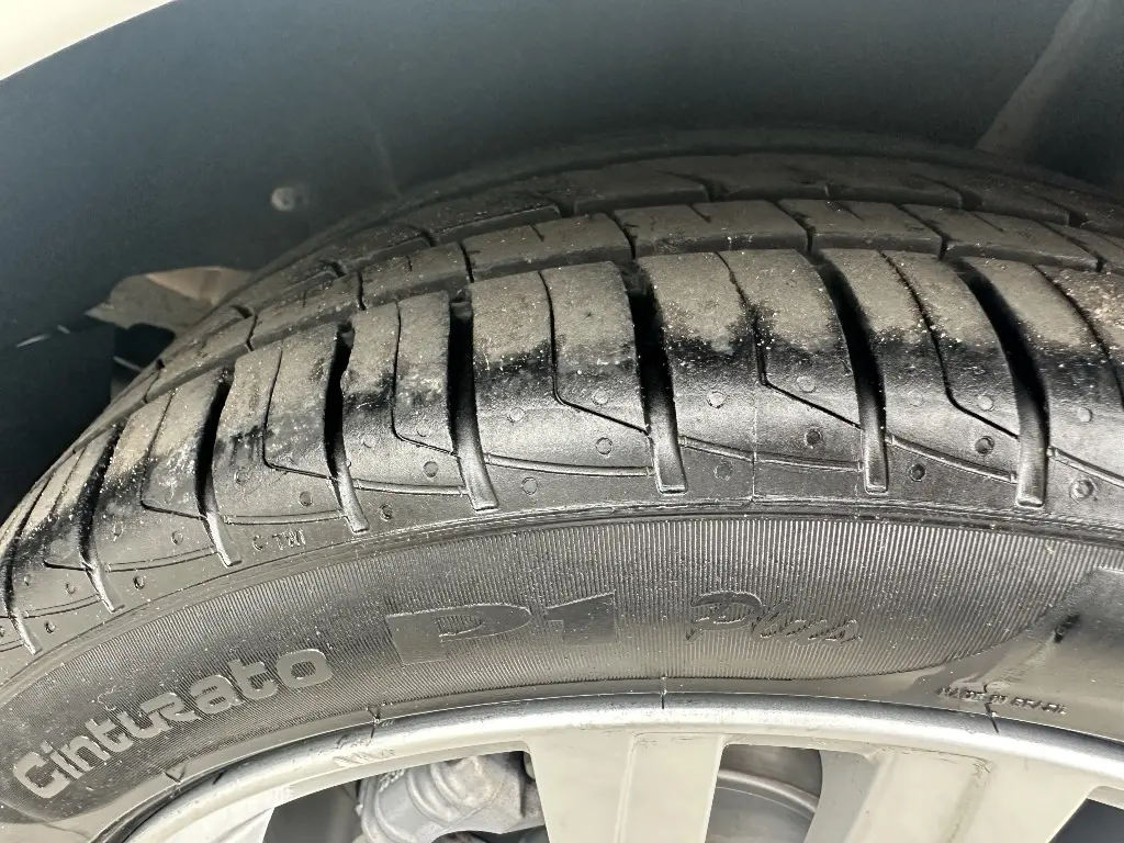 VOLKSWAGEN Jetta - Foto