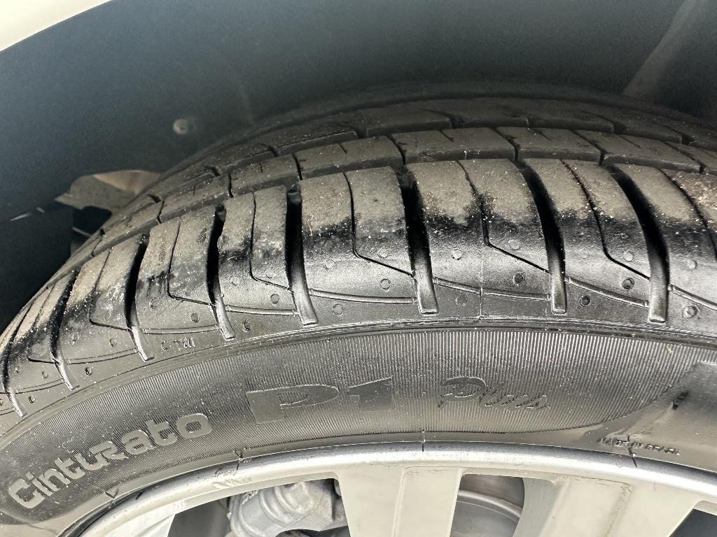 VOLKSWAGEN Jetta - Foto