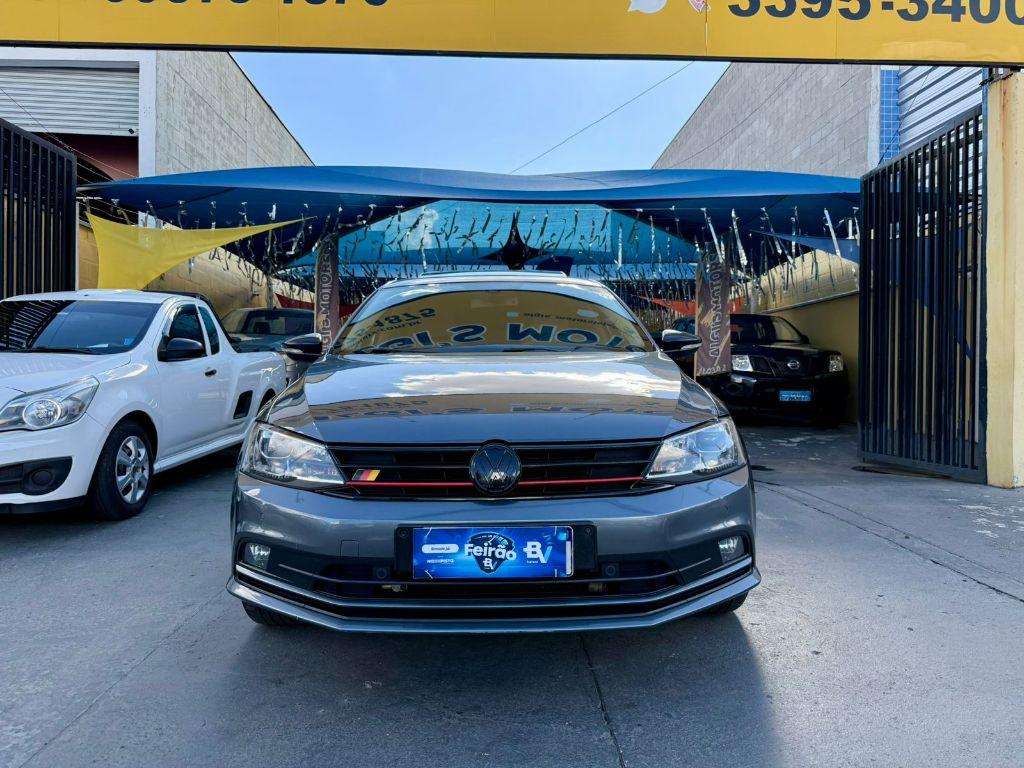 VOLKSWAGEN Jetta - Foto