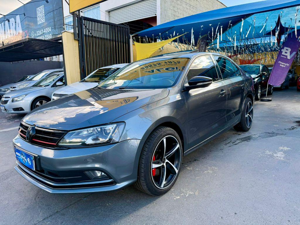 VOLKSWAGEN Jetta - Foto