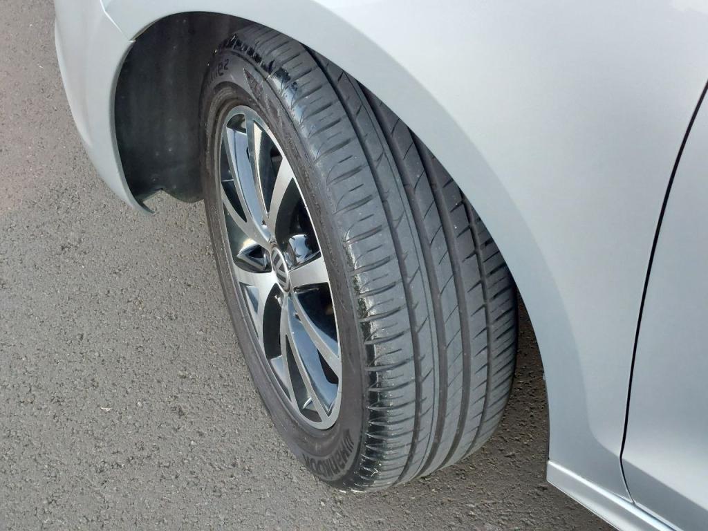 VOLKSWAGEN Jetta - Foto