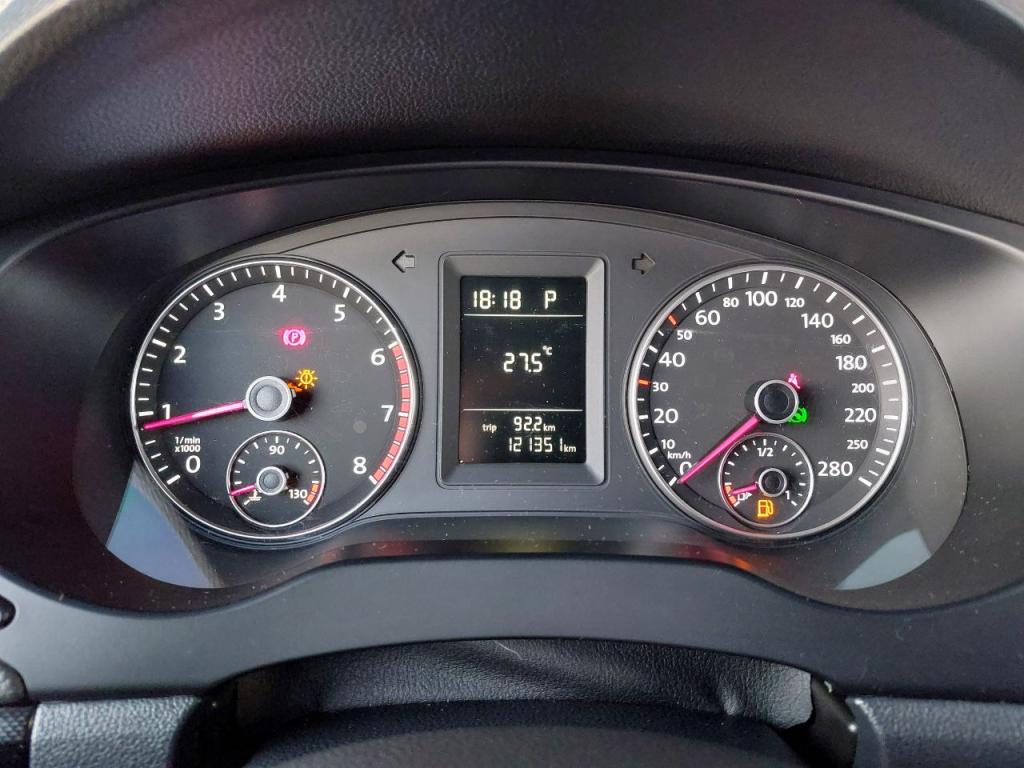 VOLKSWAGEN Jetta - Foto