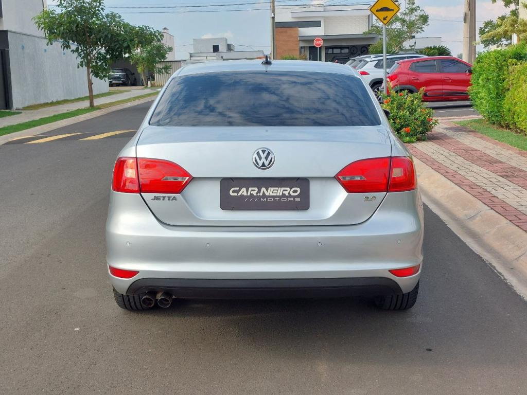 VOLKSWAGEN Jetta - Foto