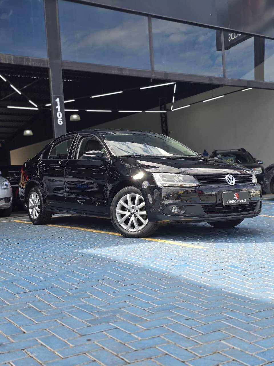 VOLKSWAGEN Jetta - Foto