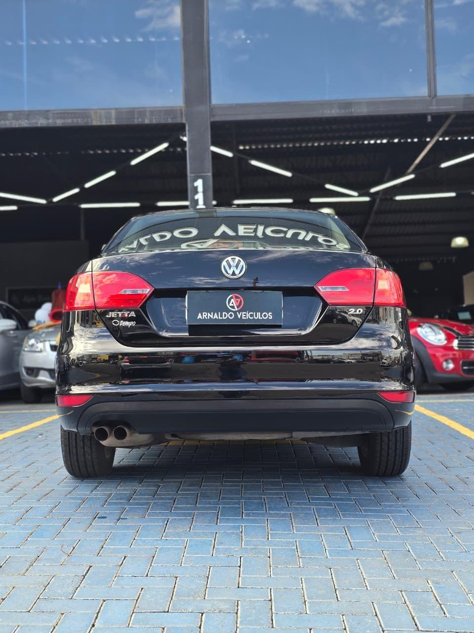 VOLKSWAGEN Jetta - Foto