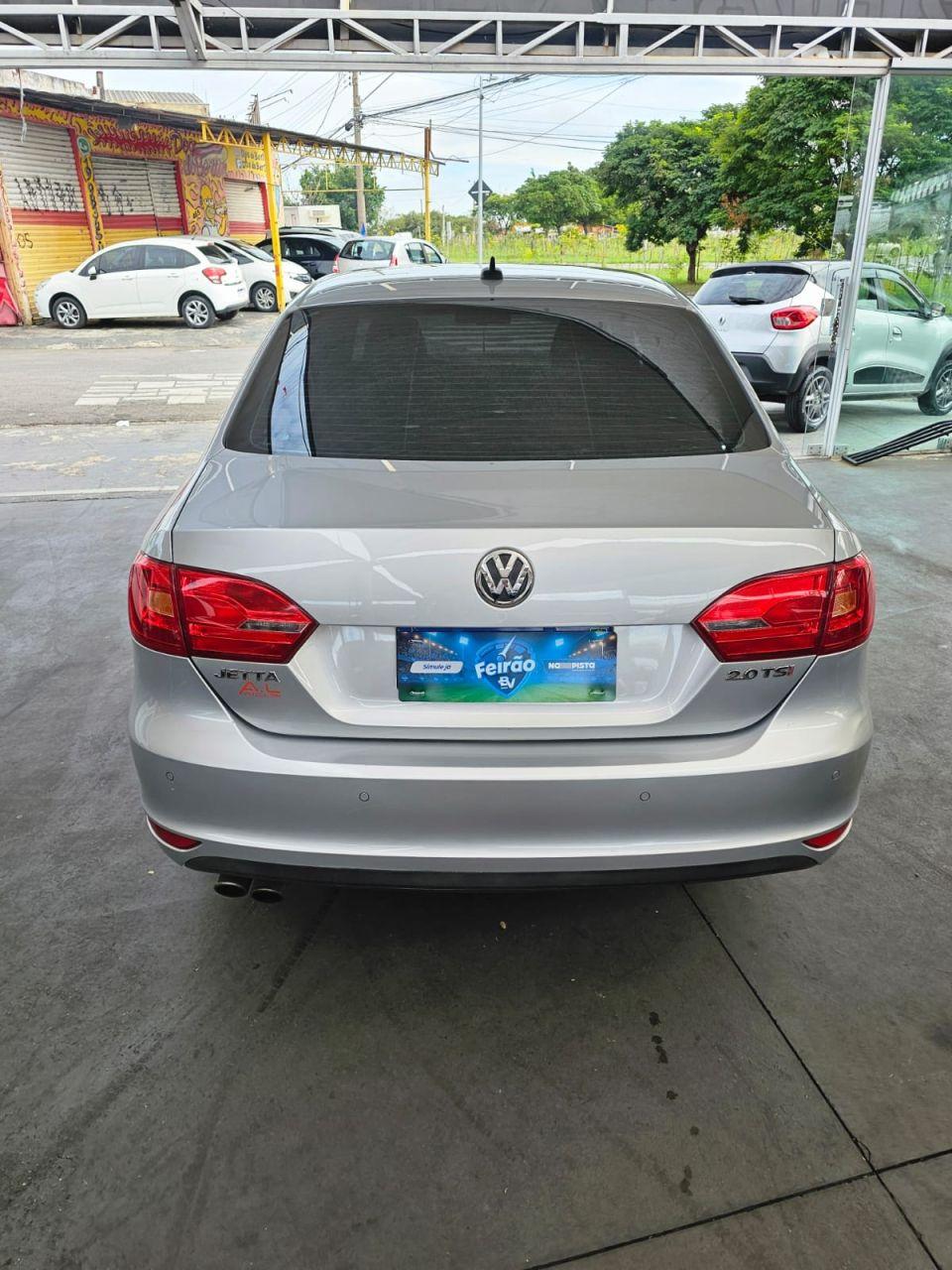 VOLKSWAGEN Jetta - Foto