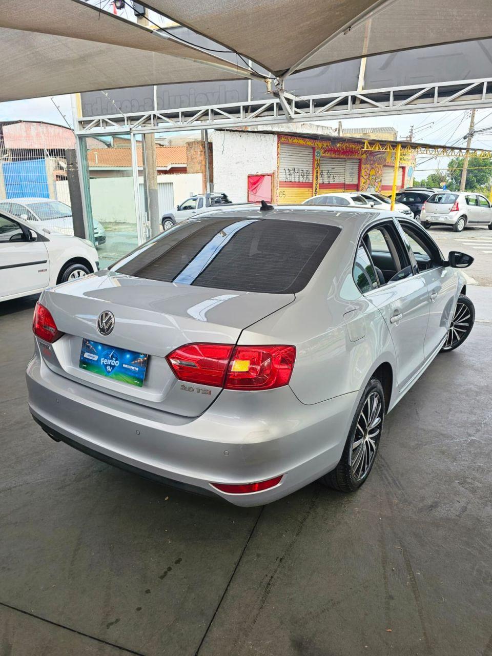 VOLKSWAGEN Jetta - Foto