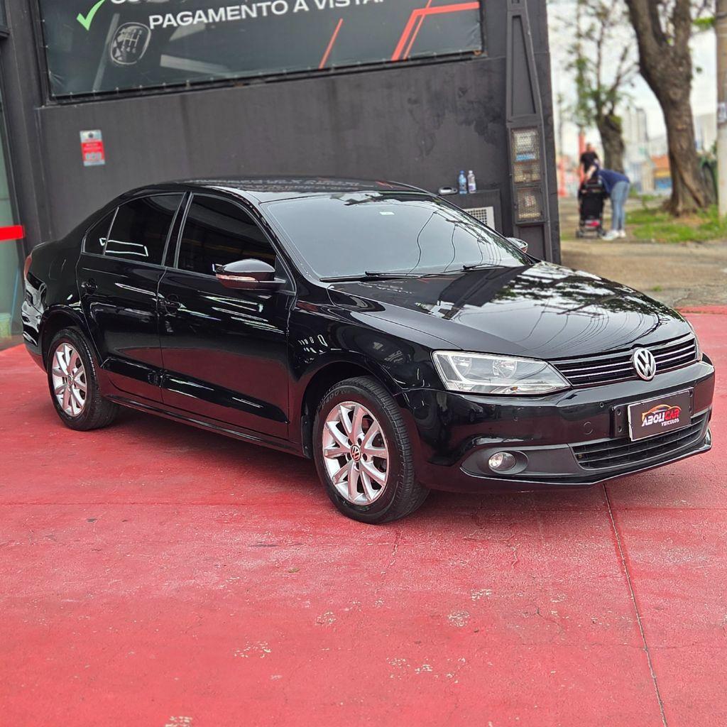 VOLKSWAGEN Jetta - Foto