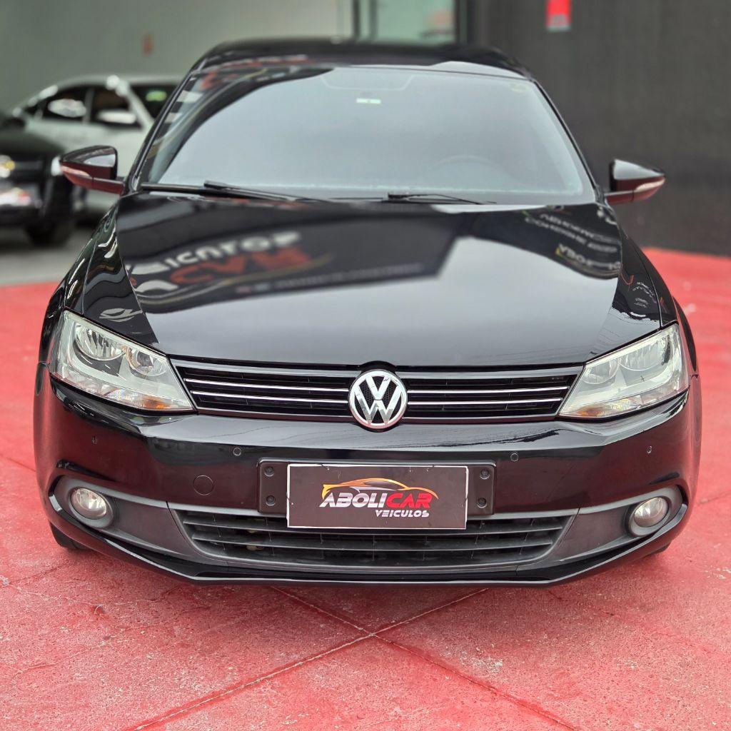 VOLKSWAGEN Jetta - Foto