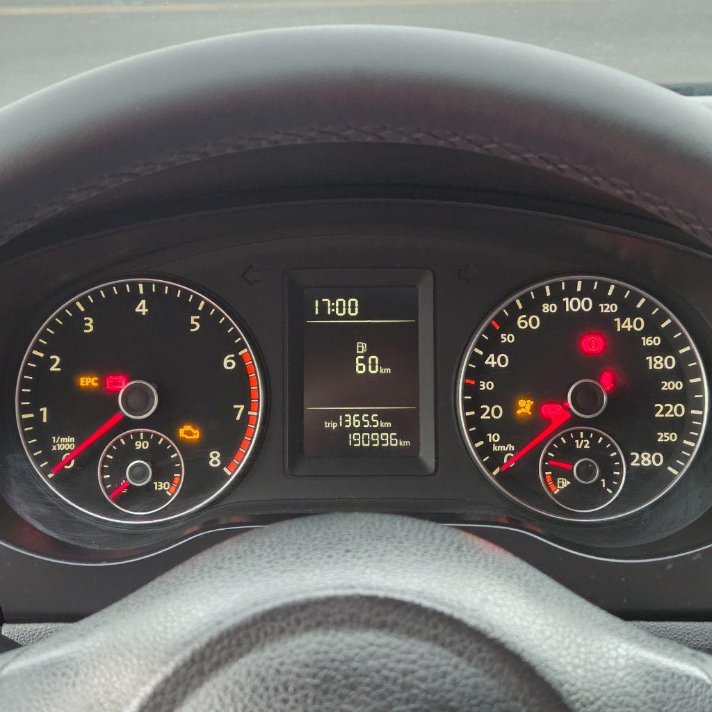 VOLKSWAGEN Jetta - Foto