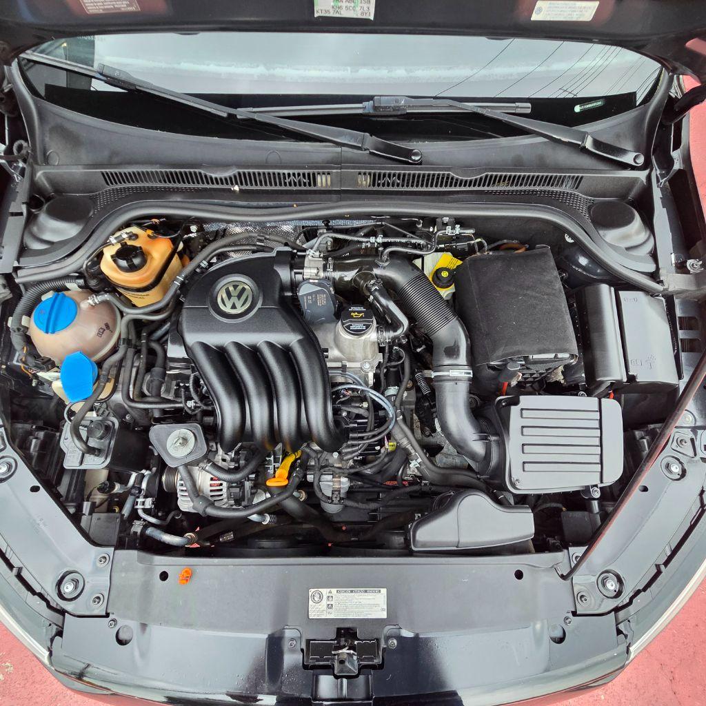 VOLKSWAGEN Jetta - Foto