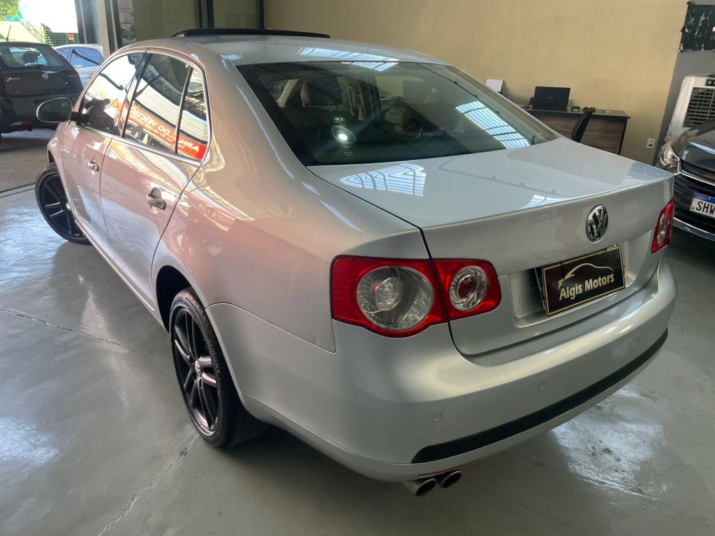 VOLKSWAGEN Jetta - Foto