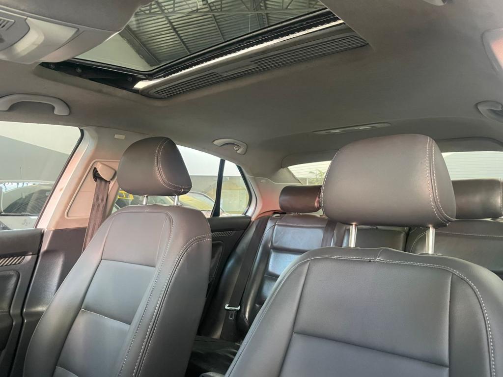 VOLKSWAGEN Jetta - Foto