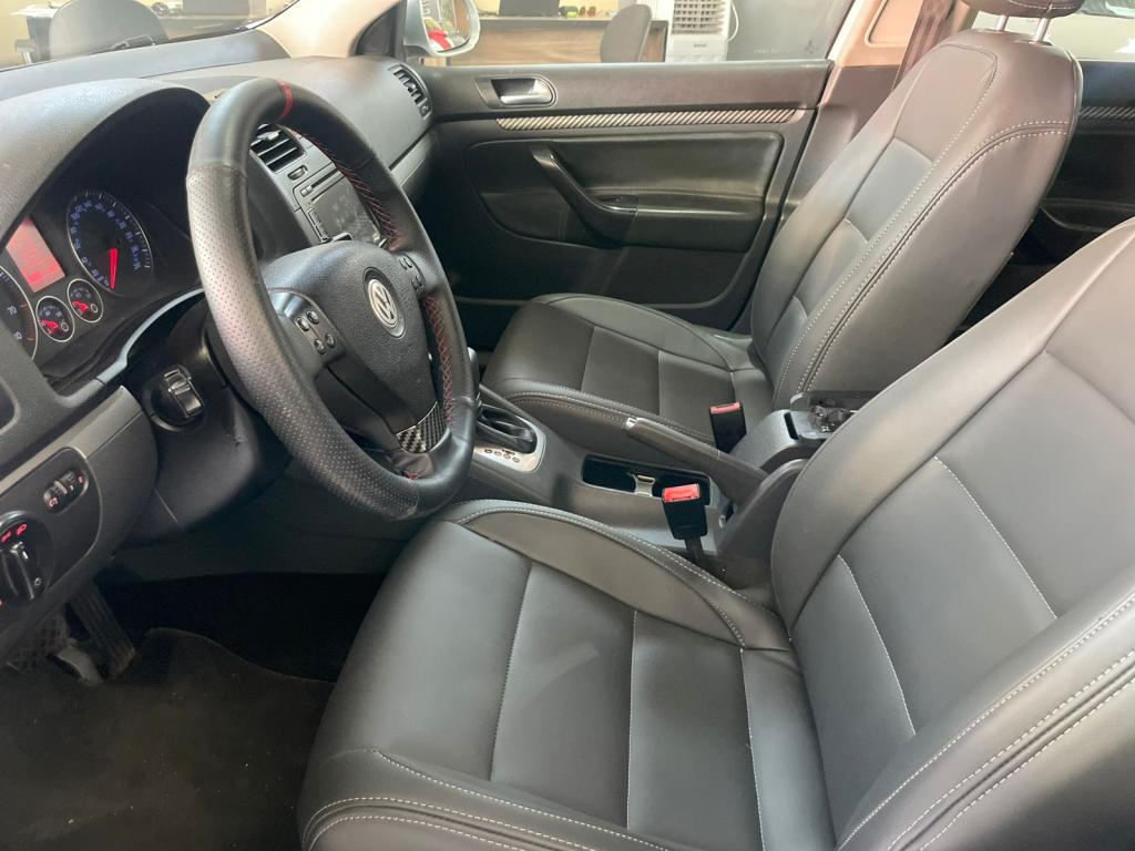 VOLKSWAGEN Jetta - Foto