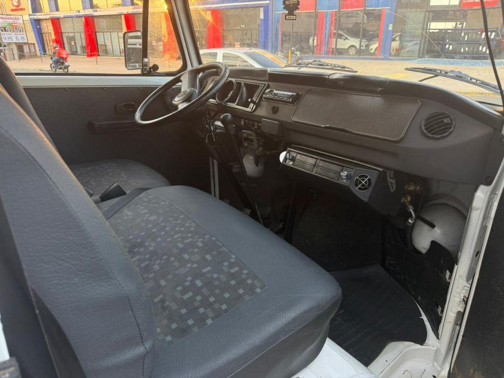 VOLKSWAGEN Kombi - Foto