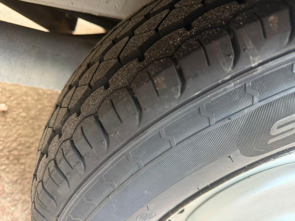 VOLKSWAGEN Kombi - Foto