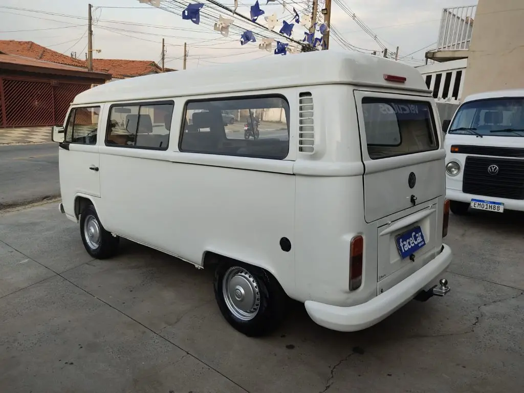 VOLKSWAGEN Kombi - Foto