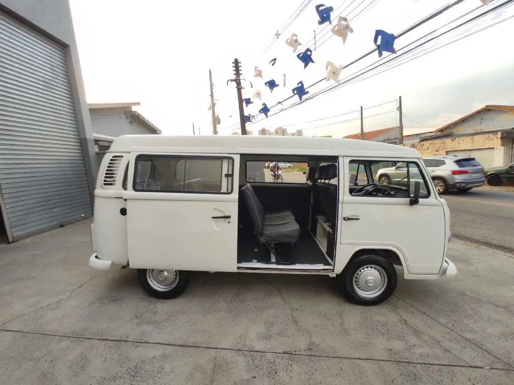 VOLKSWAGEN Kombi - Foto