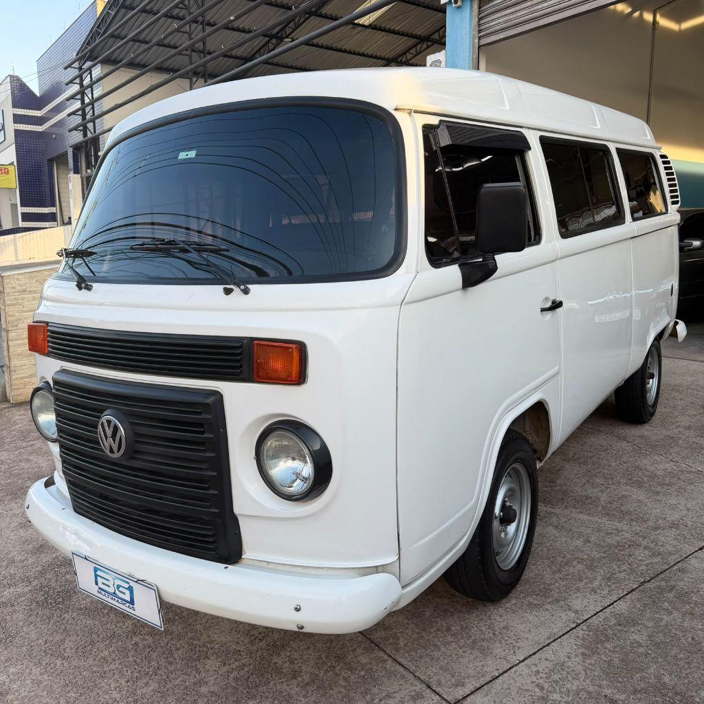 VOLKSWAGEN Kombi
