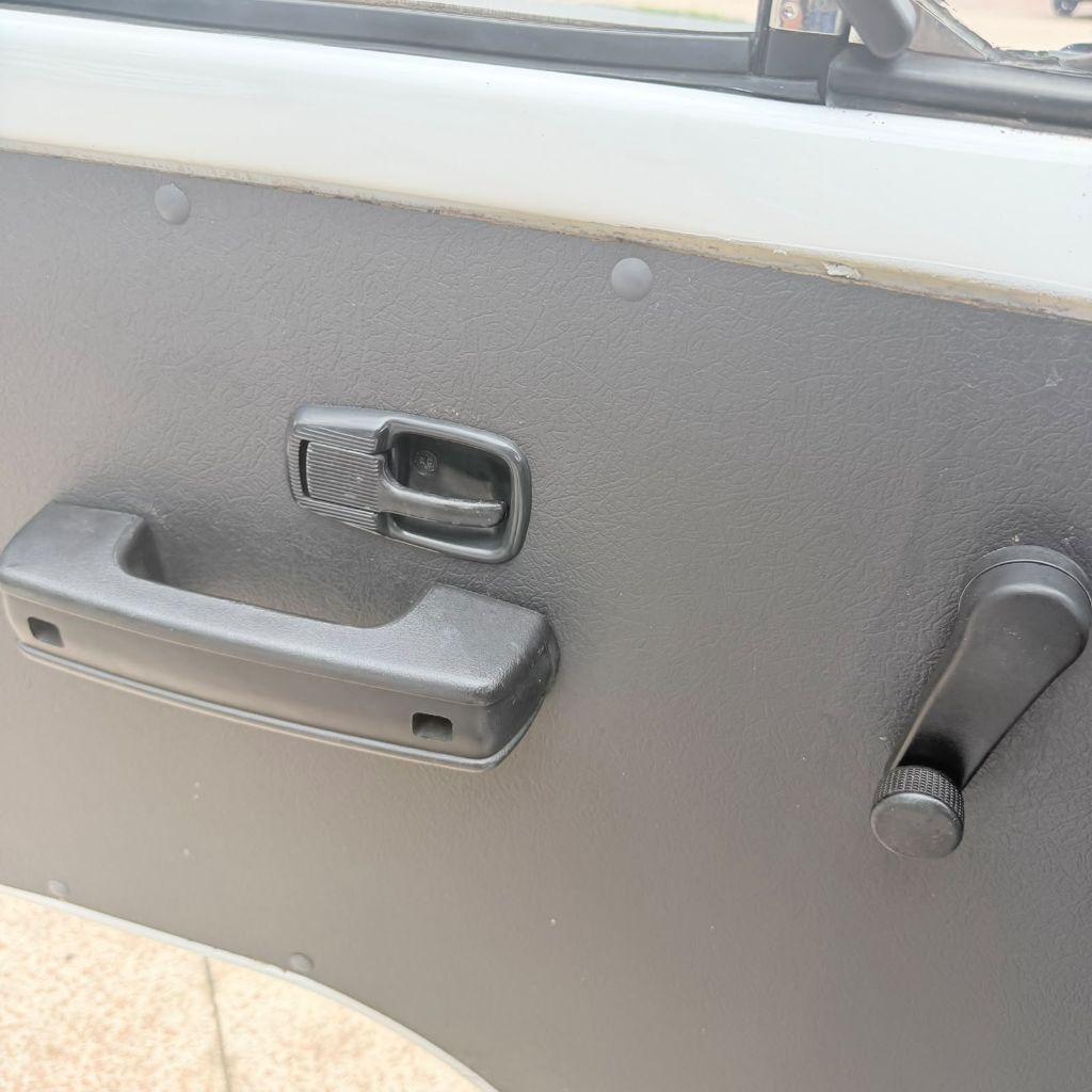 VOLKSWAGEN Kombi - Foto