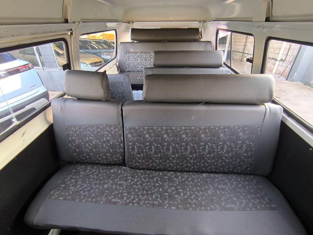 VOLKSWAGEN Kombi - Foto
