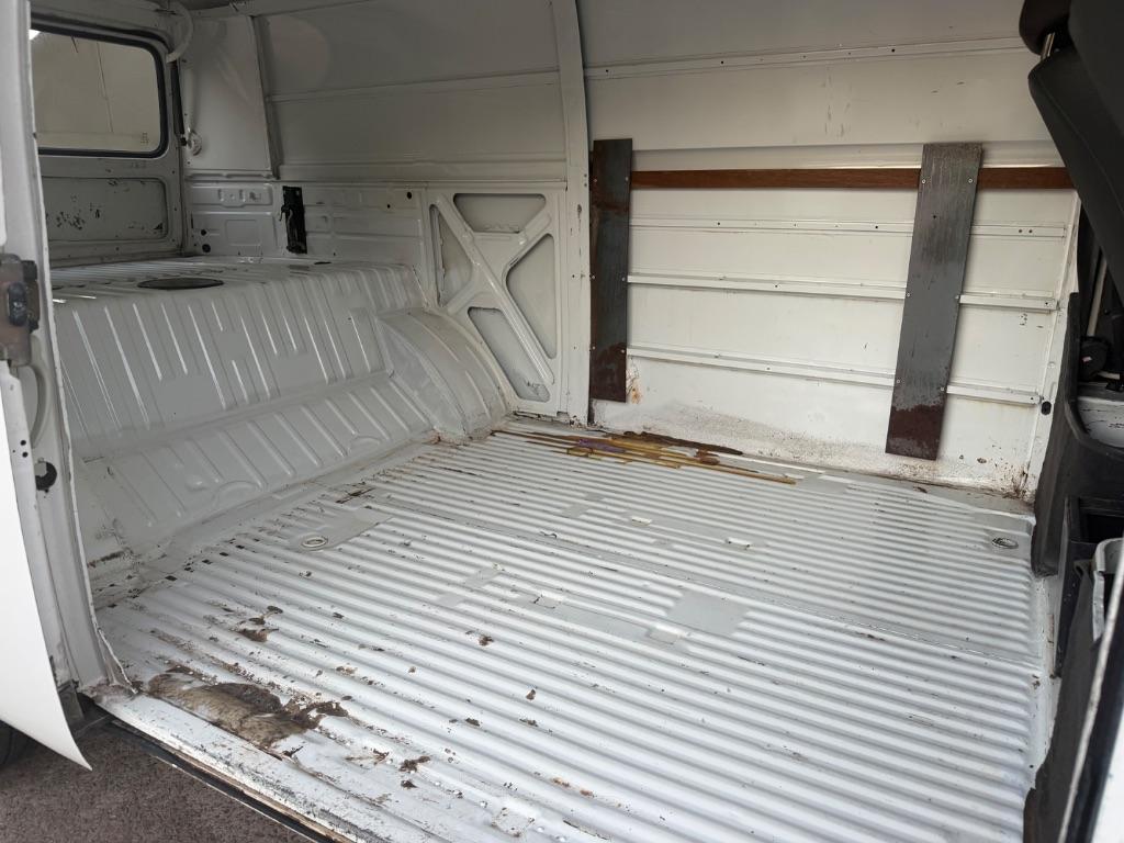 VOLKSWAGEN Kombi Furgão - Foto