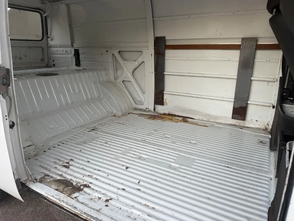 VOLKSWAGEN Kombi Furgão - Foto