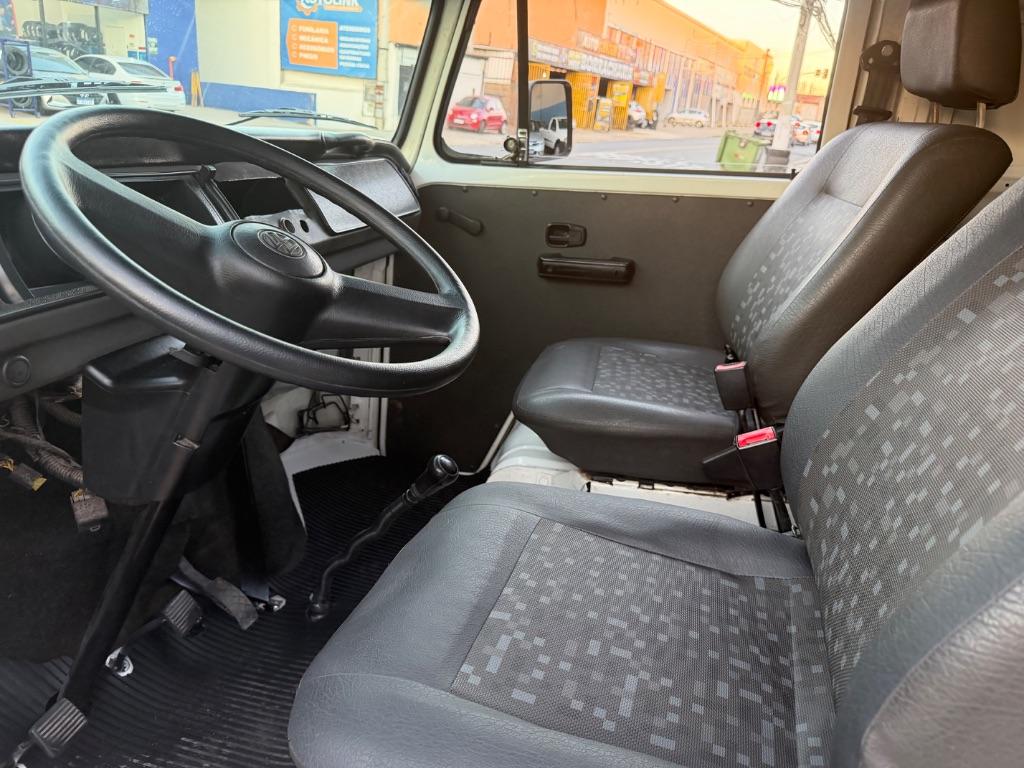 VOLKSWAGEN Kombi Furgão - Foto