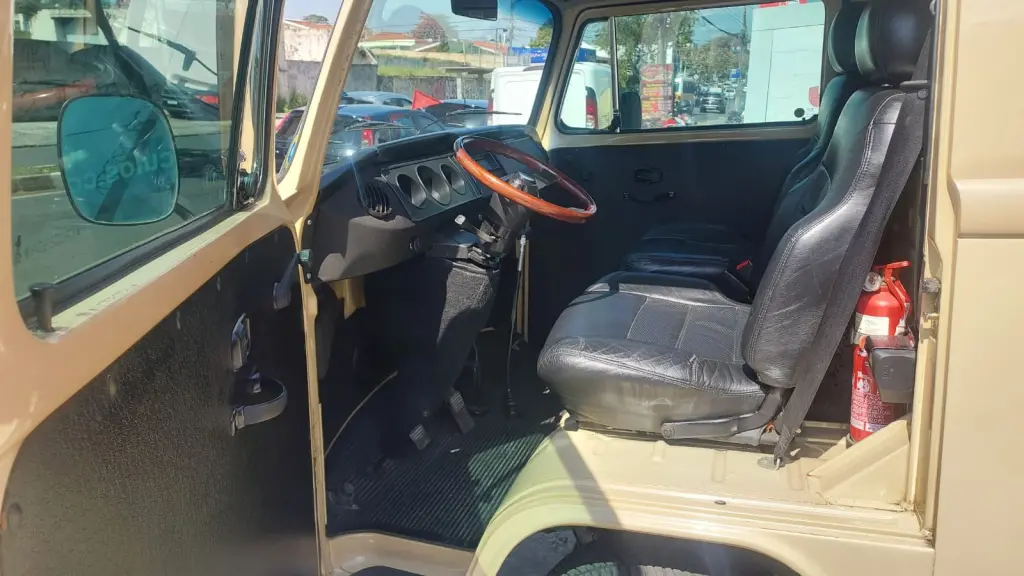 VOLKSWAGEN Kombi Furgão - Foto
