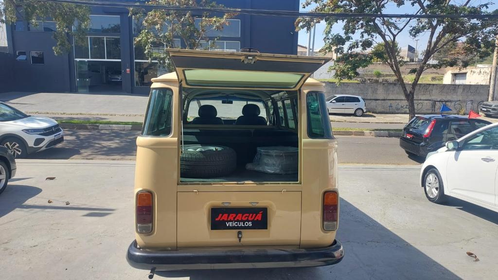 VOLKSWAGEN Kombi Furgão - Foto